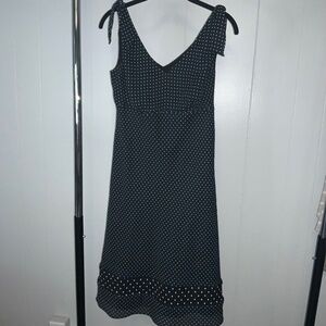 Loft polka dot V neck fit & flare dress Sz 6 sleeveless tie shoulder detail